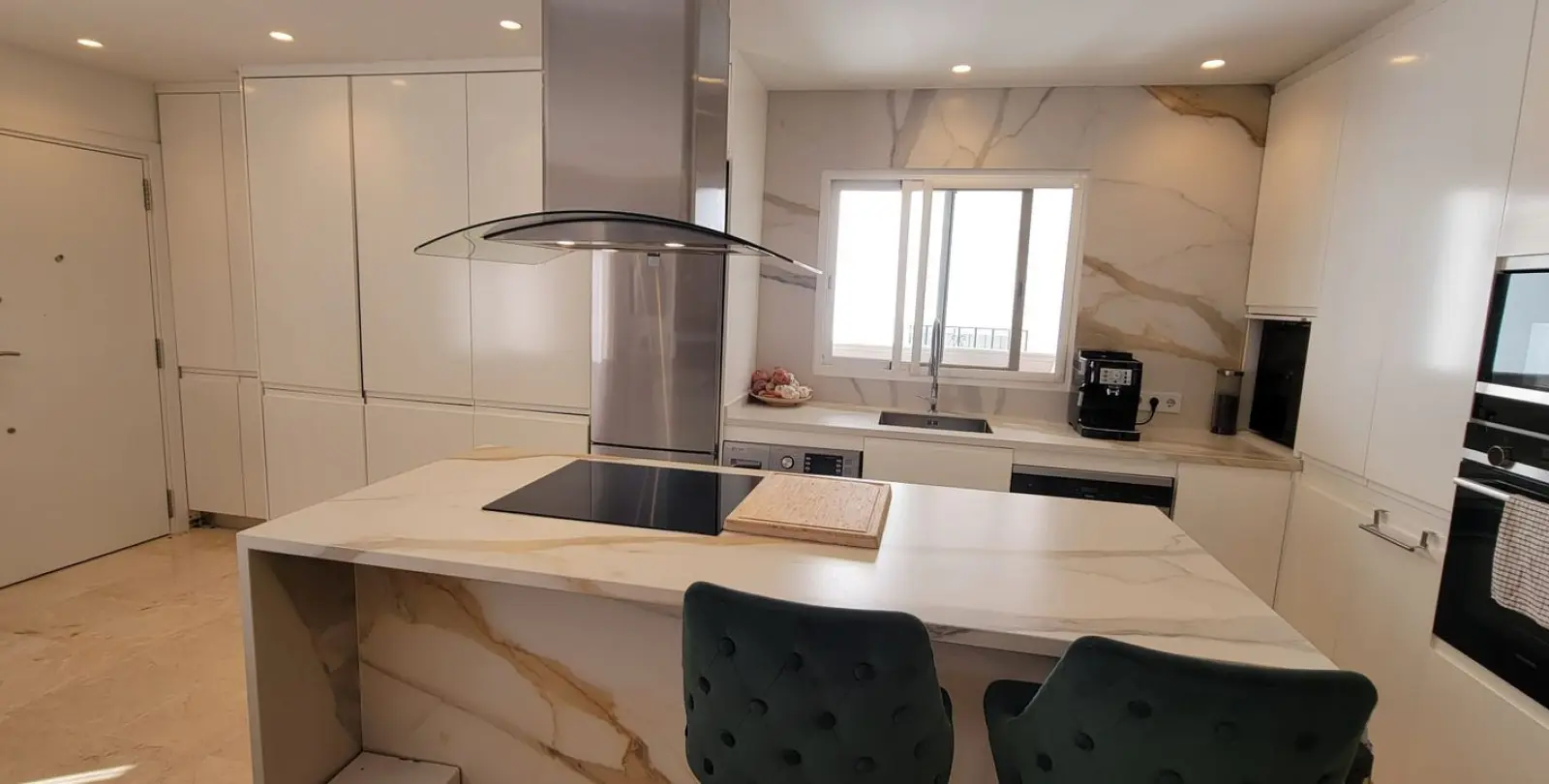 Продажа апартаментов на среднем этаже в Puerto Banús 8