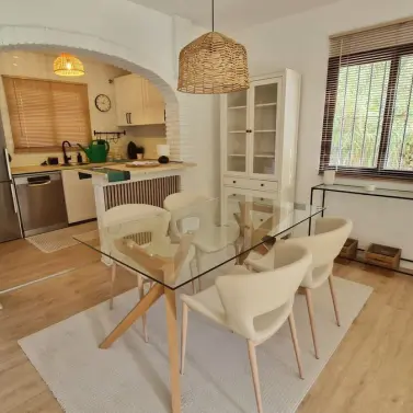 Продажа дома на две семьи в Calahonda