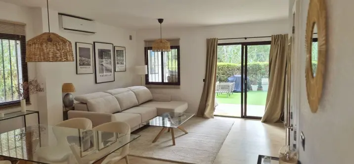 Продажа дома на две семьи в Calahonda 3