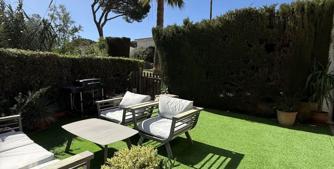 Продажа дома на две семьи в Calahonda 19