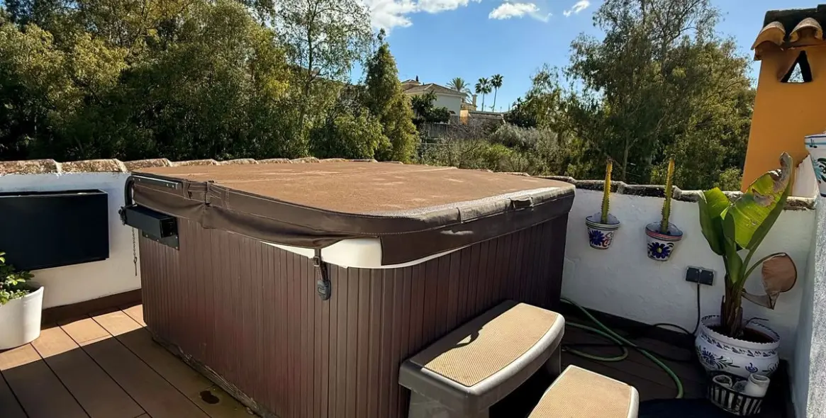 Sale of semi-detached house in Calahonda 24