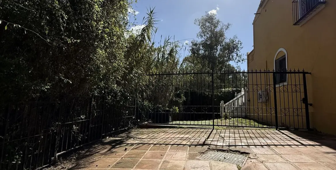 Sale of semi-detached house in Calahonda 26