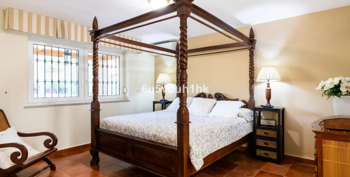 Sale of detached villa in Pinos de Alhaurin 16