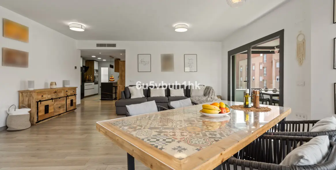 Venta de apartamento en planta baja en Avda de Andalucia - Sierra de Estepona 2