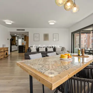 Venta de apartamento en planta baja en Avda de Andalucia - Sierra de Estepona