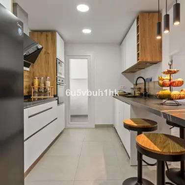 Venta de apartamento en planta baja en Avda de Andalucia - Sierra de Estepona