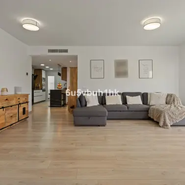 Venta de apartamento en planta baja en Avda de Andalucia - Sierra de Estepona