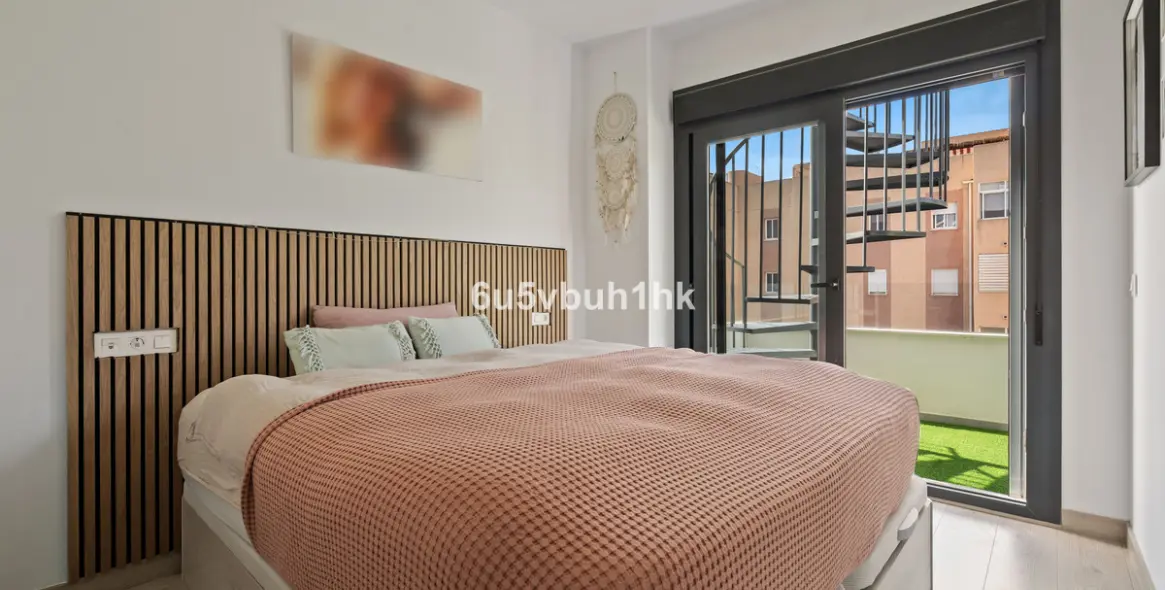 Venta de apartamento en planta baja en Avda de Andalucia - Sierra de Estepona 10