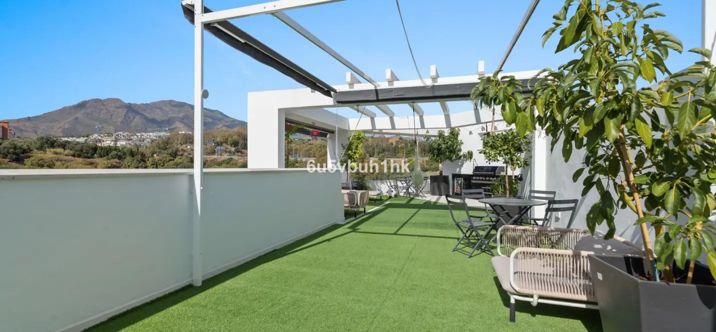 Продажа пентхауса в Estepona 0