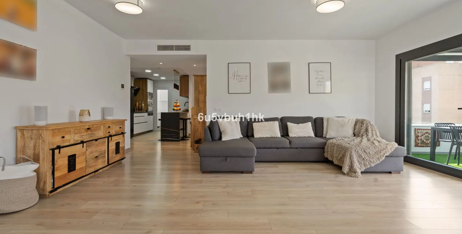 Sale of penthouse in Estepona 2