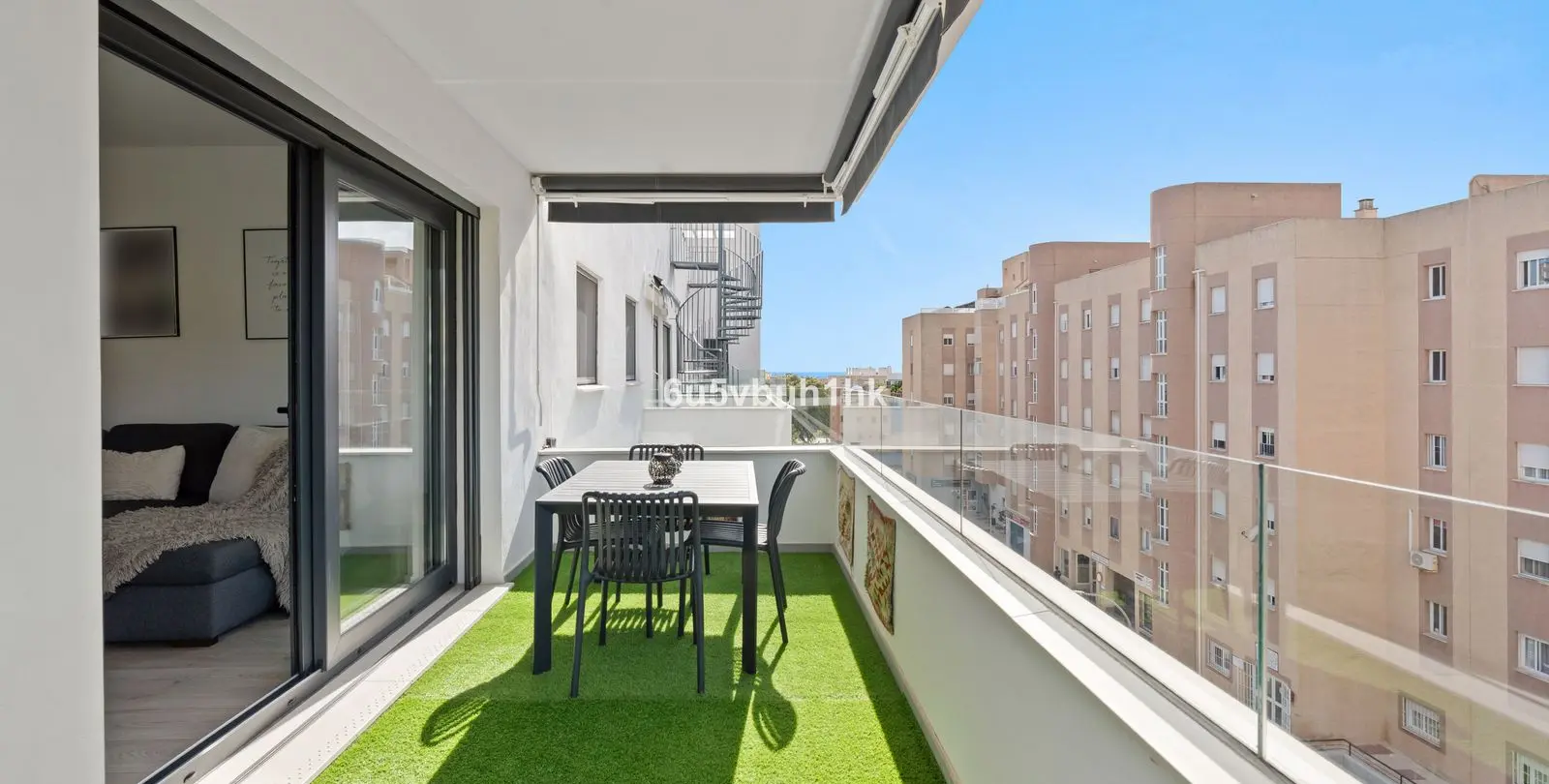 Sale of penthouse in Estepona 9
