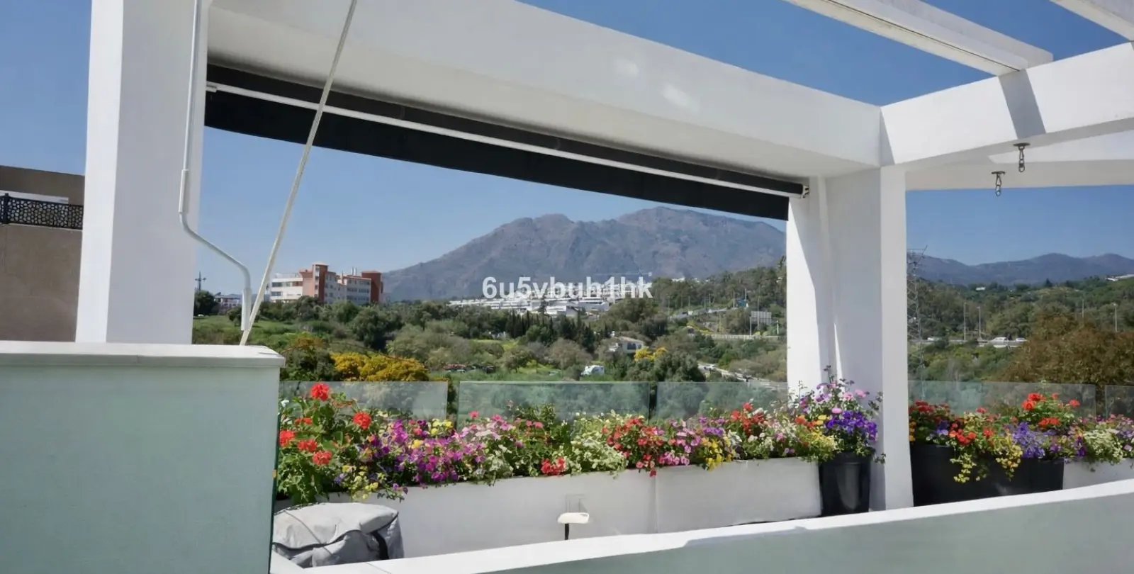 Sale of penthouse in Estepona 22