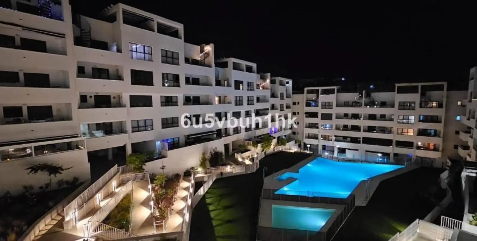 Sale of penthouse in Estepona 30