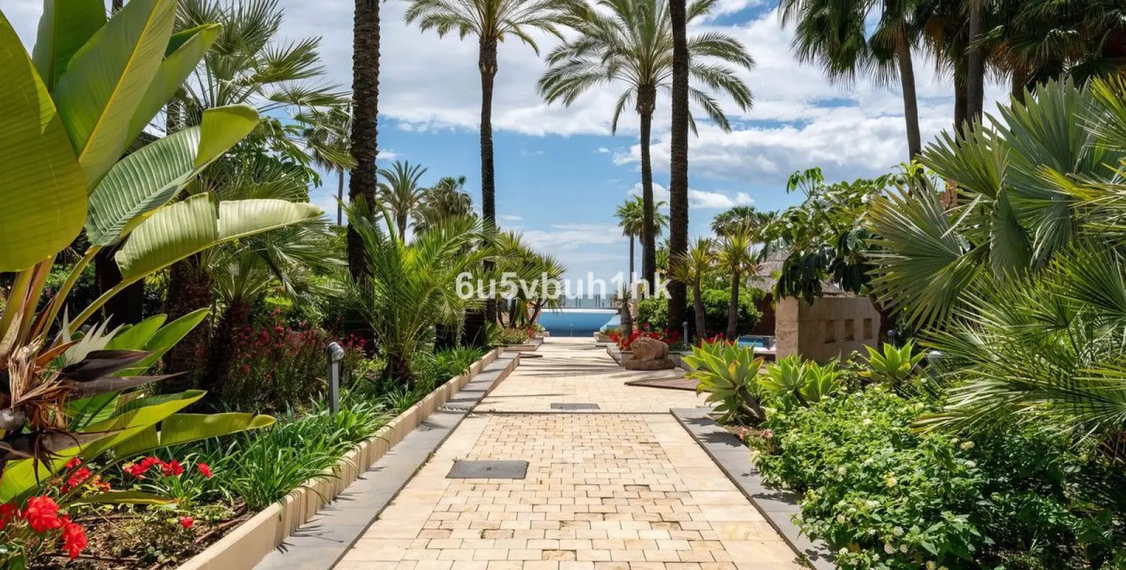 Sale of penthouse in Estepona 37