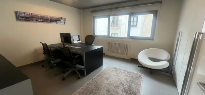 Venta de oficina en Puerto Banús 1