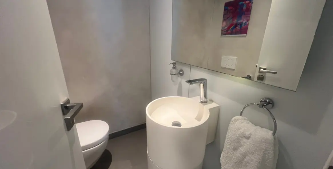 Venta de oficina en Puerto Banús 9