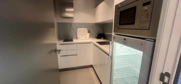 Venta de oficina en Puerto Banús 2