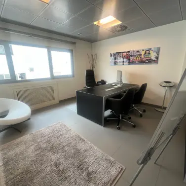 Venta de oficina en Puerto Banús