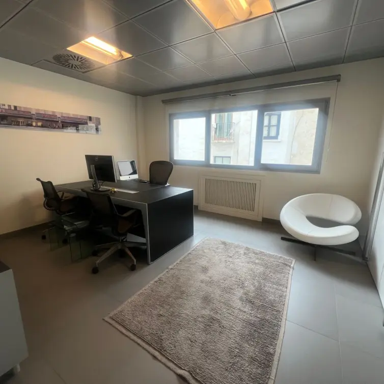 Venta de oficina en Puerto Banús