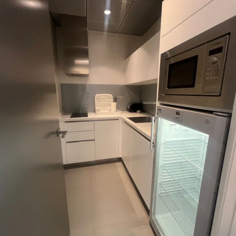 Venta de oficina en Puerto Banús