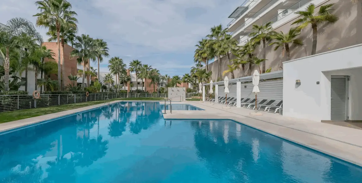 Venta de apartamento en planta baja en Los Arqueros 18