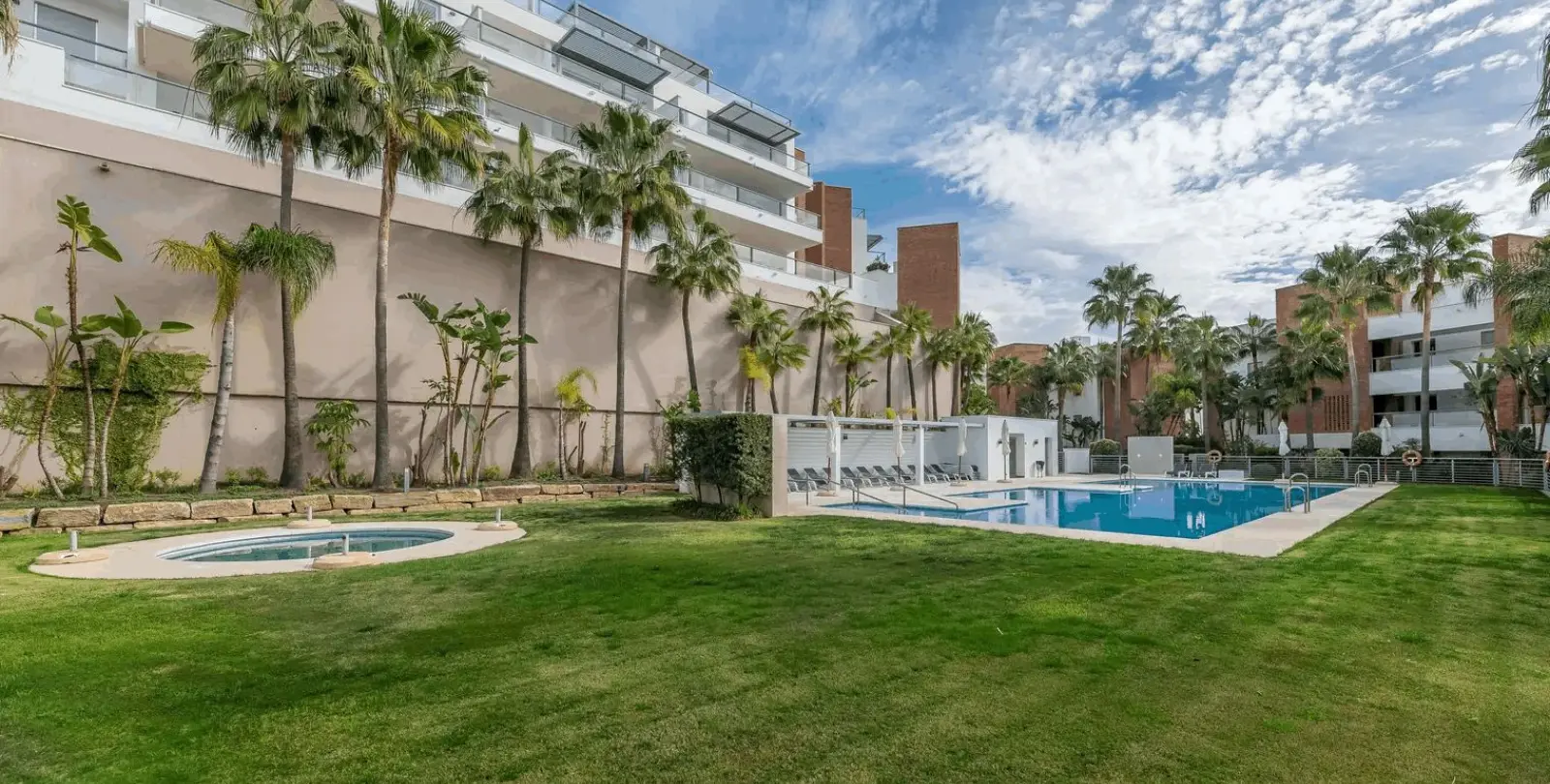 Sale of ground floor apartment in Los Arqueros 35