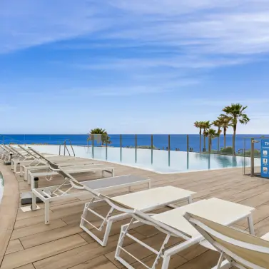 Venta de apartamento en planta media en Estepona