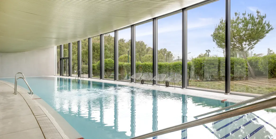 Venta de apartamento en planta media en Estepona 9