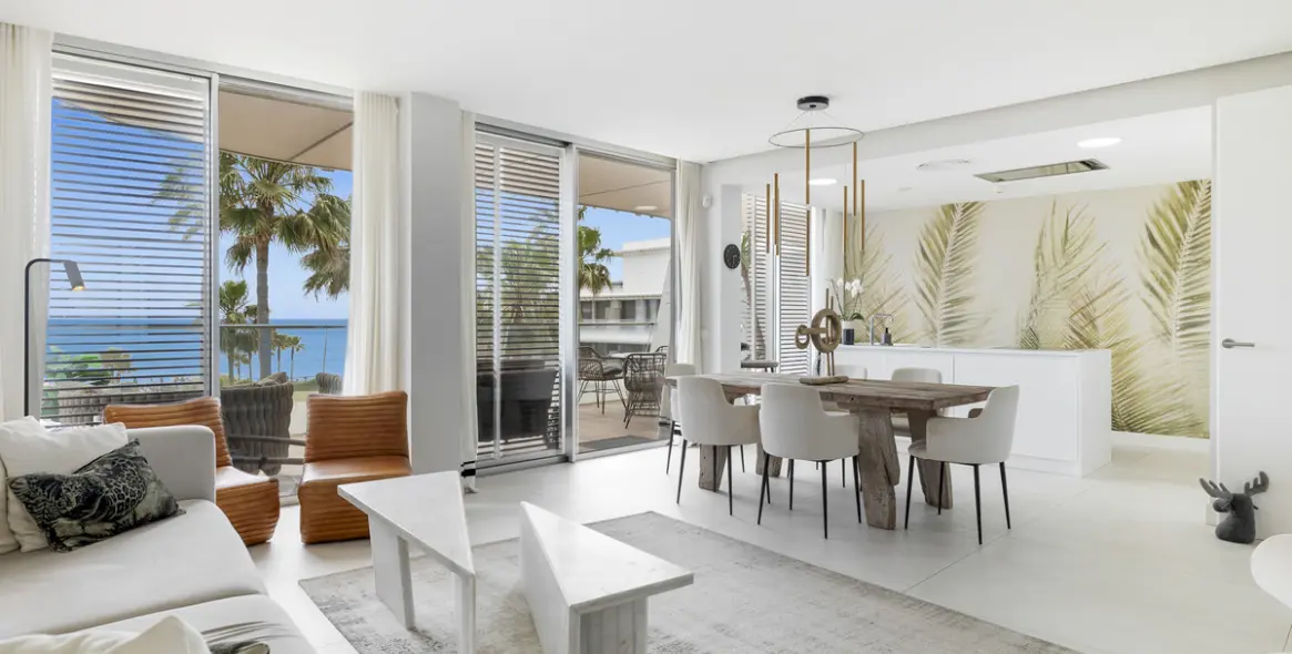 Venta de apartamento en planta media en Estepona 13