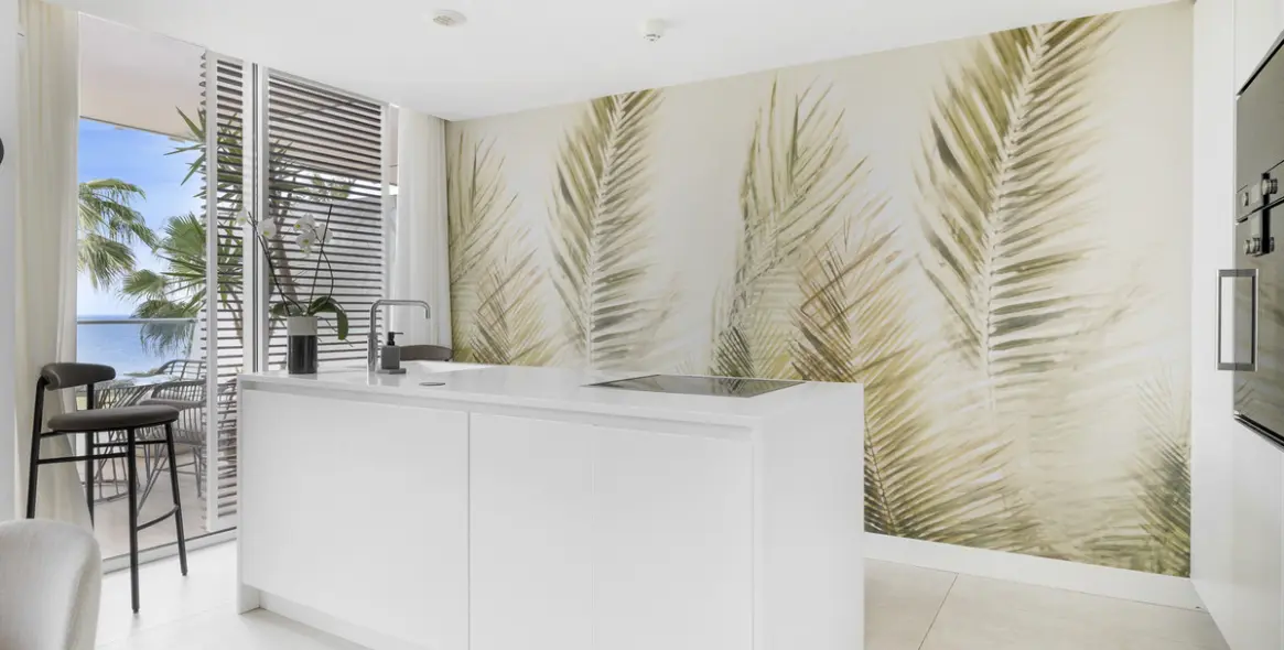 Venta de apartamento en planta media en Estepona 17