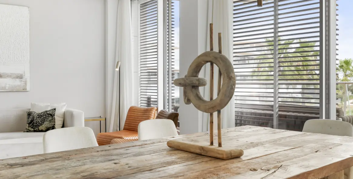 Venta de apartamento en planta media en Estepona 20