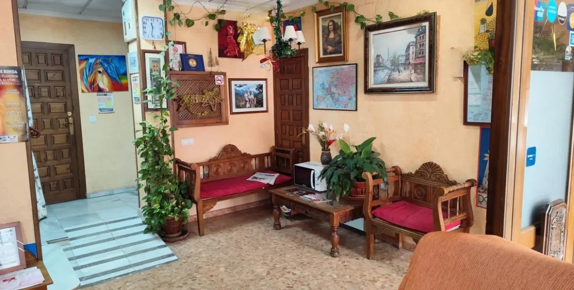 Venta de hotel en Avenida Málaga 1