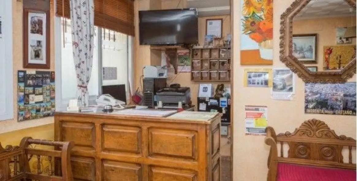 Venta de hotel en Avenida Málaga 6