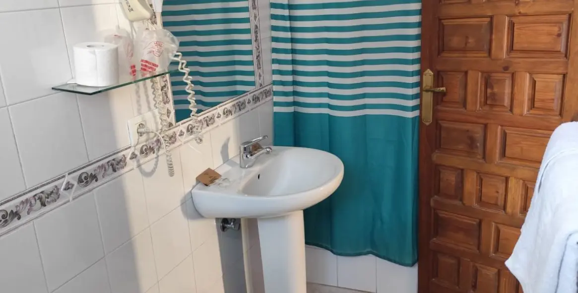 Venta de hotel en Avenida Málaga 11