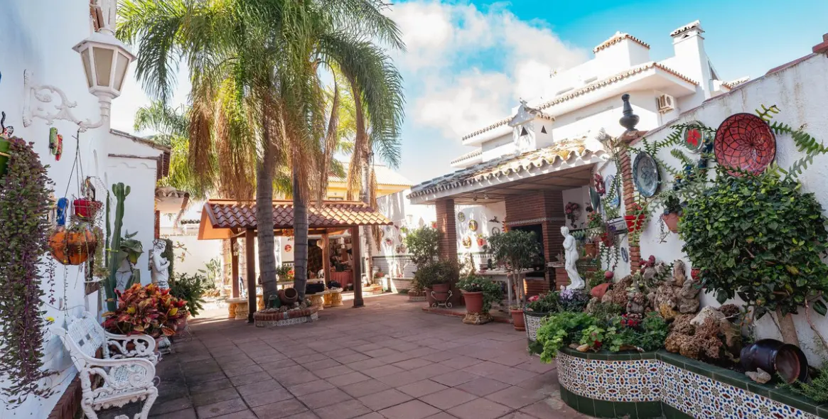 Venta de villa independiente en Los Pacos 3