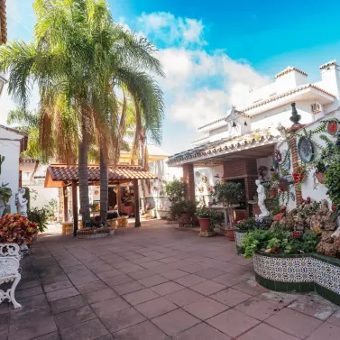 Venta de villa independiente en Los Pacos