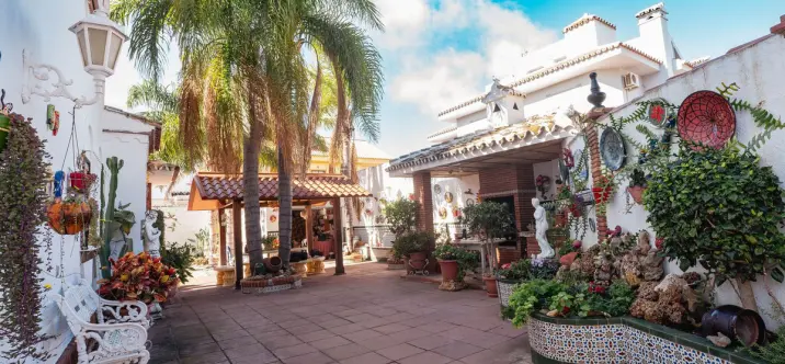 Venta de villa independiente en Los Pacos 2