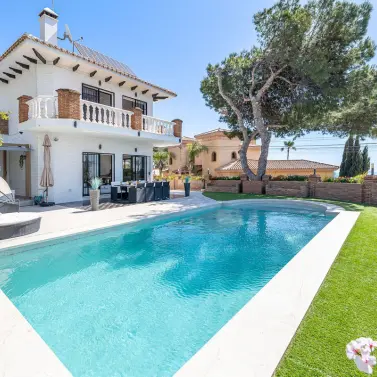 Venta de villa independiente en Benalmadena
