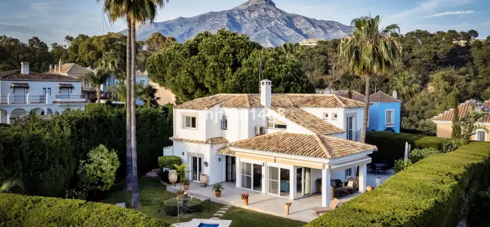 Venta de villa independiente en Nueva Andalucía 2