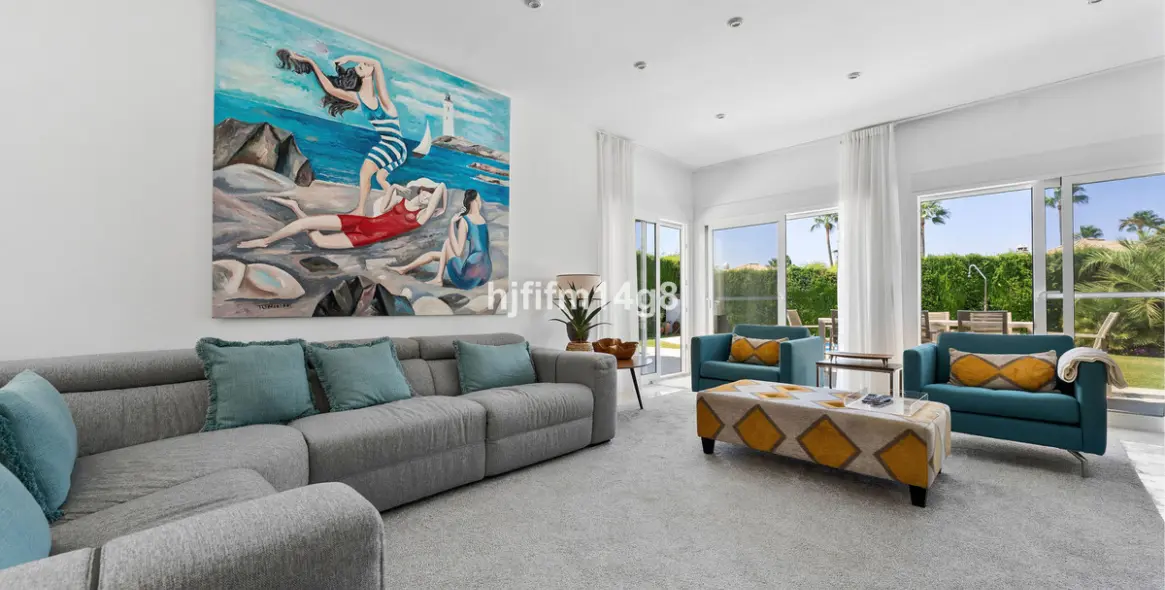 Venta de villa independiente en Nueva Andalucía 6