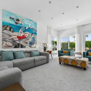 Venta de villa independiente en Nueva Andalucía