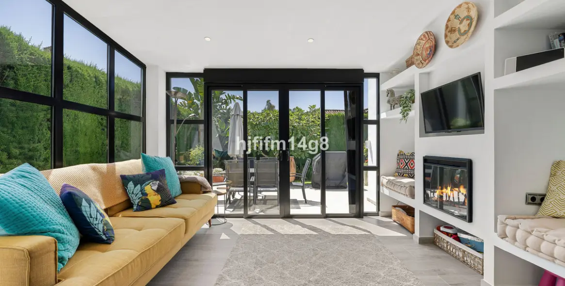 Venta de villa independiente en Nueva Andalucía 9