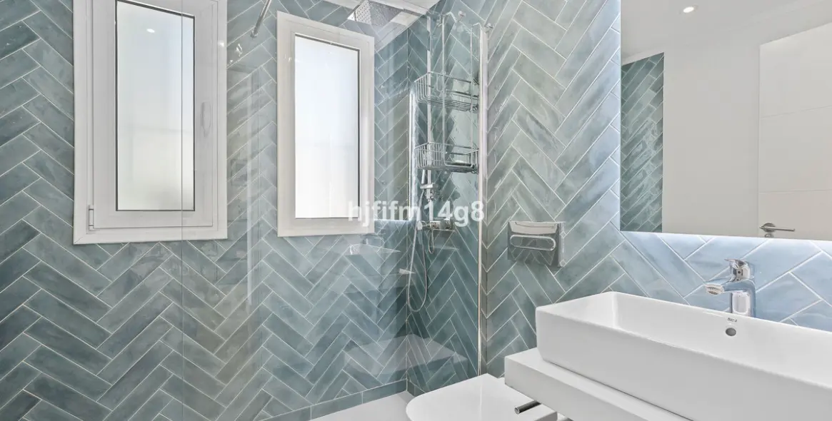 Venta de villa independiente en Nueva Andalucía 18