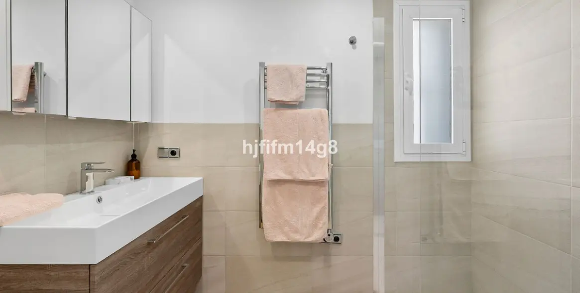 Venta de villa independiente en Nueva Andalucía 19