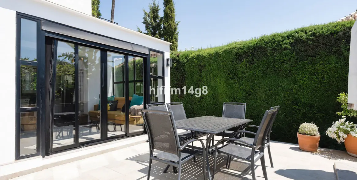 Продажа  отдельно стоящей виллы в Nueva Andalucía 23