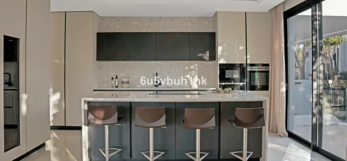 Venta de villa independiente en Golden Mile 3