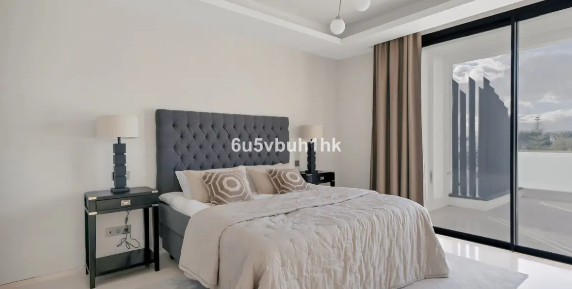 Venta de villa independiente en Golden Mile 19