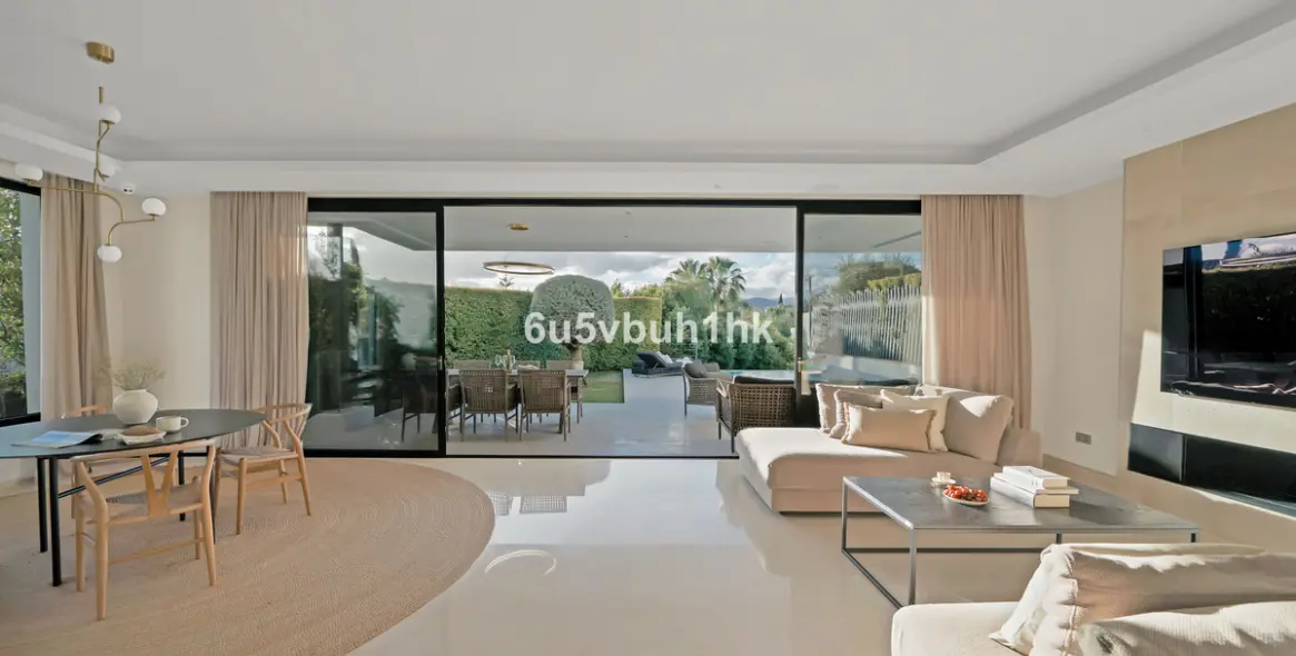 Sale of detached villa in Golden Mile 1