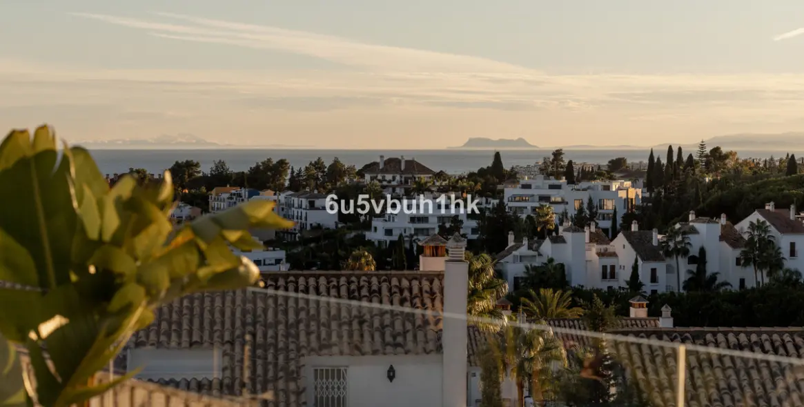 Sale of detached villa in Golden Mile 17