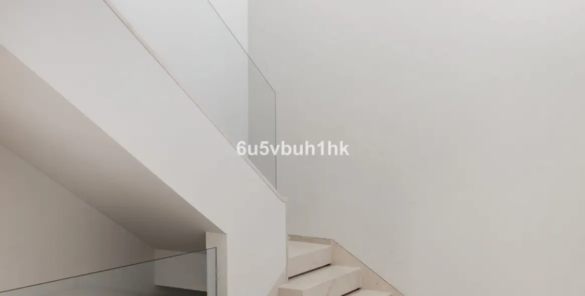 Sale of detached villa in Golden Mile 25